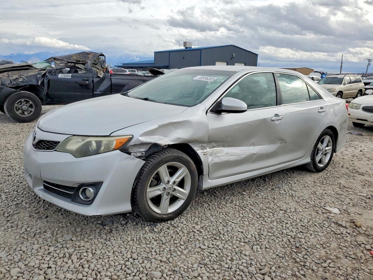 2014 TOYOTA CAMRY