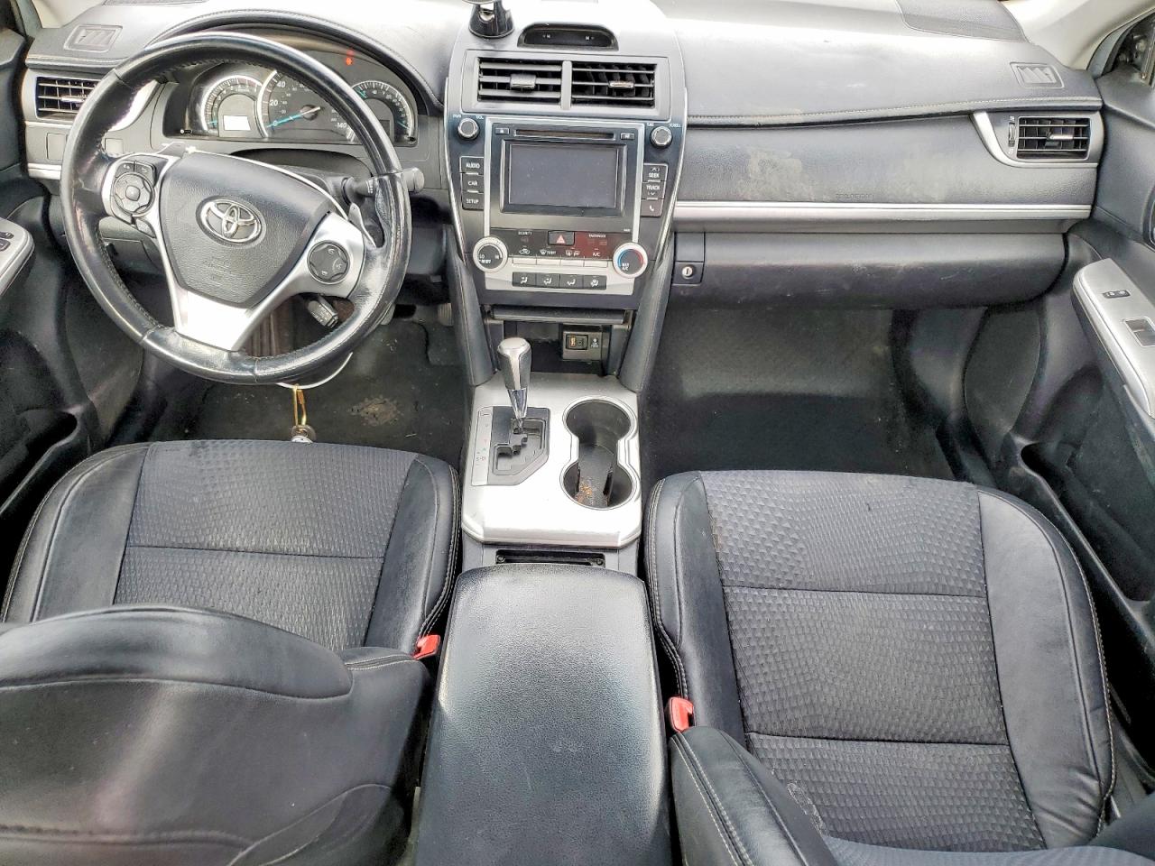 2014 TOYOTA CAMRY L photo 8