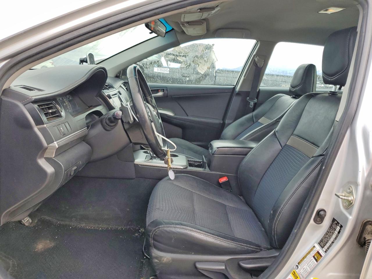 2014 TOYOTA CAMRY L photo 7