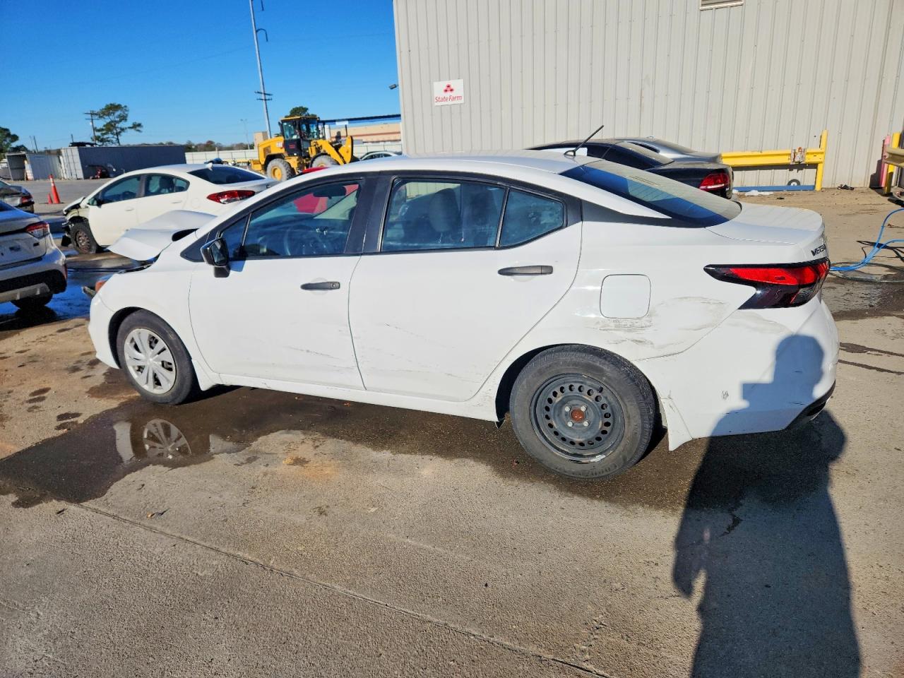 2021 NISSAN VERSA S photo 3