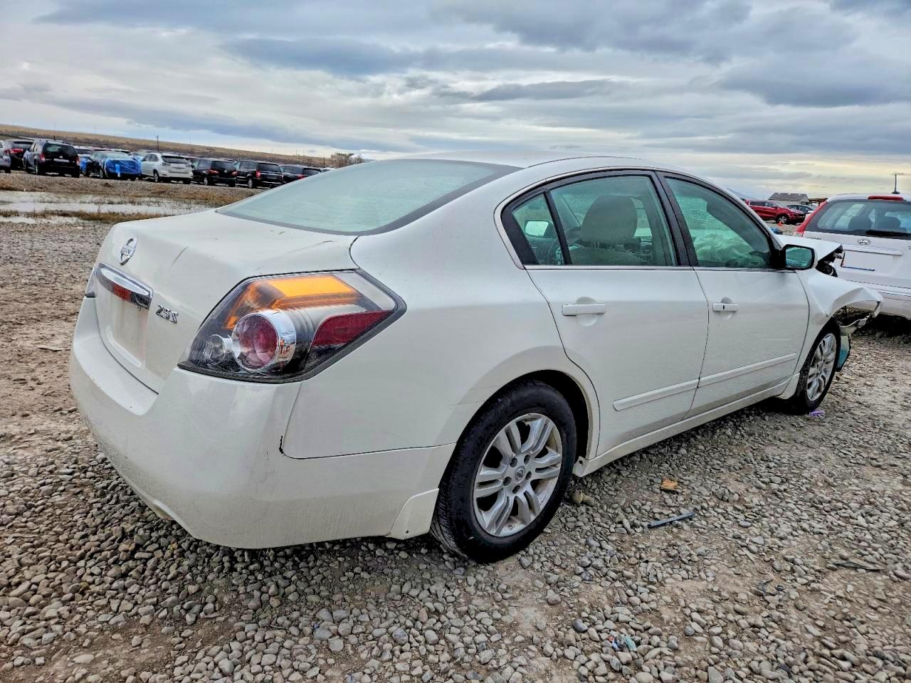 2011 NISSAN ALTIMA BASE photo 3