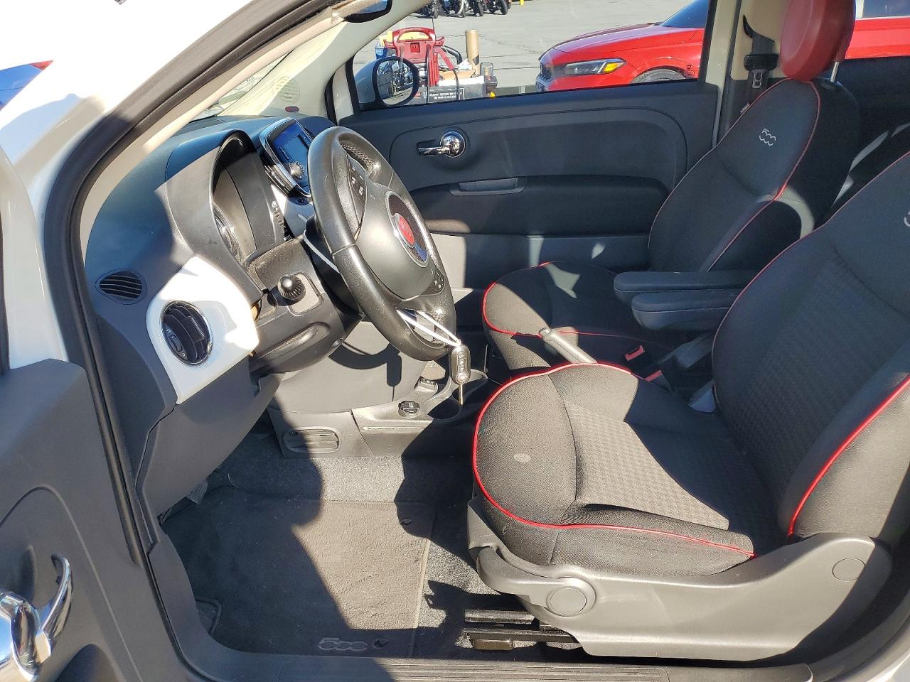 2017 FIAT 500 POP photo 19