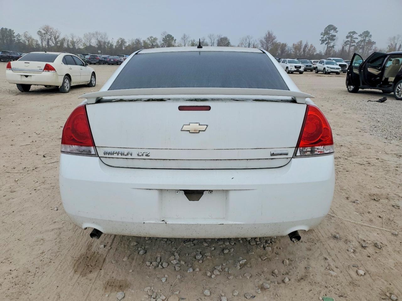 2013 CHEVROLET IMPALA LTZ photo 16