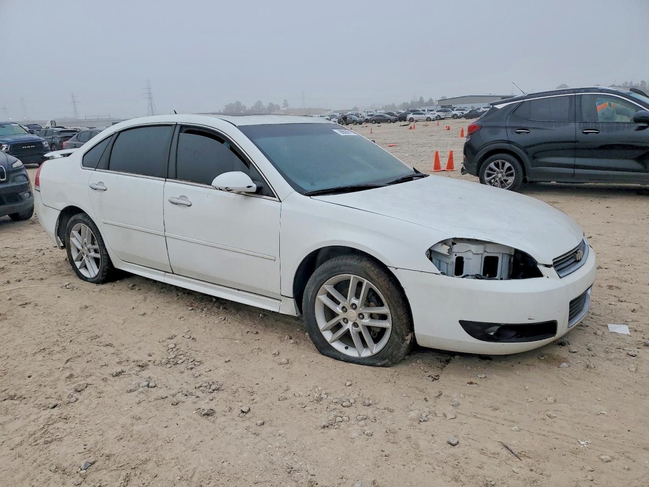 2013 CHEVROLET IMPALA LTZ photo 10