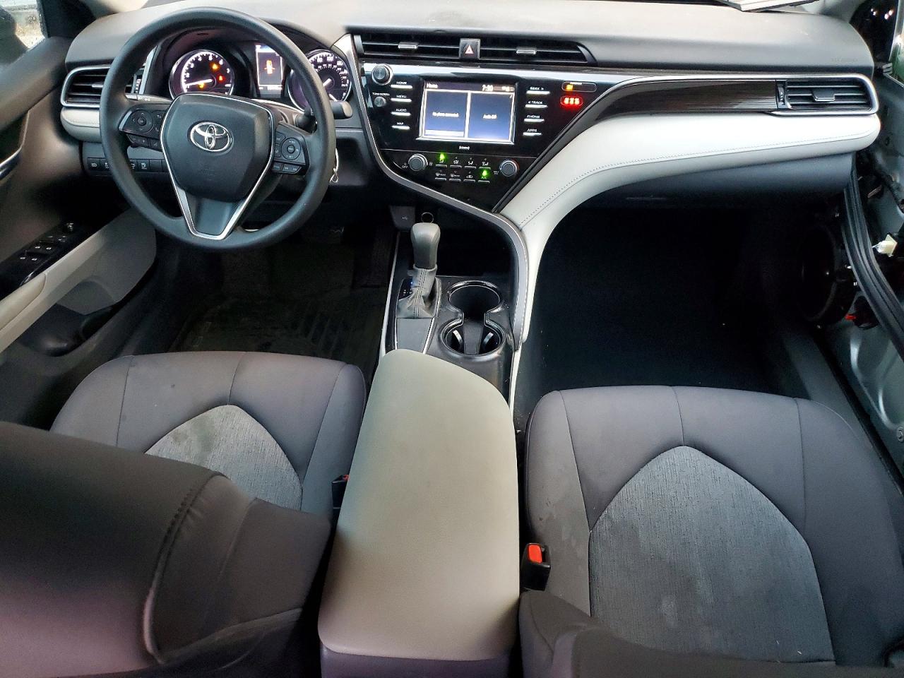 2020 TOYOTA CAMRY LE photo 8
