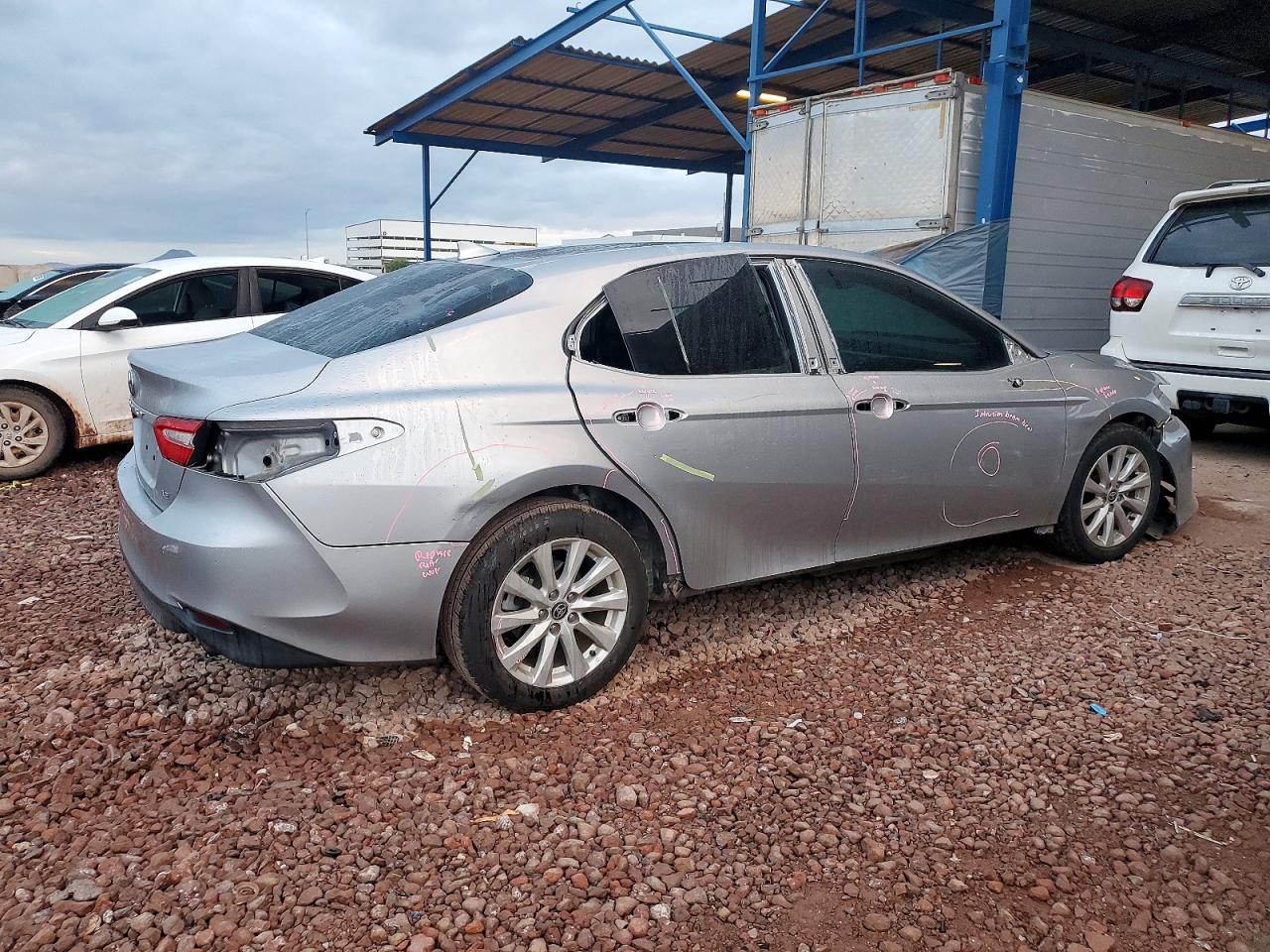 2020 TOYOTA CAMRY LE photo 3