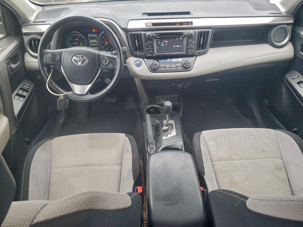 2017 TOYOTA RAV4 HV LE photo 8