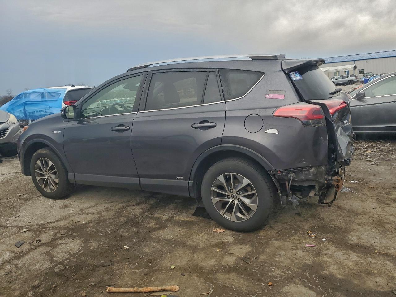 2017 TOYOTA RAV4 HV LE photo 2