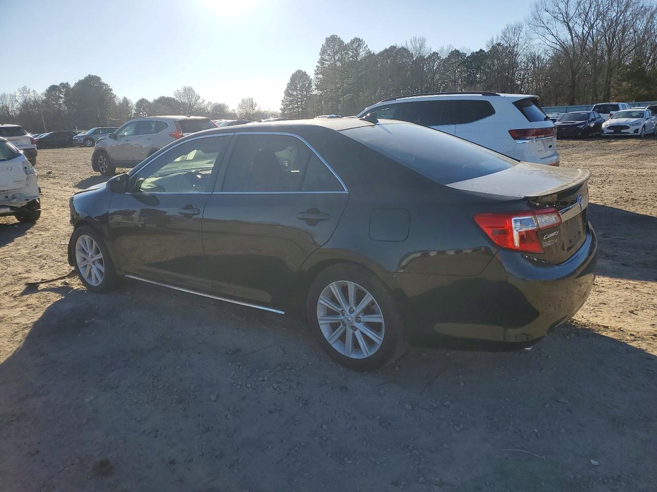 2012 TOYOTA CAMRY SE photo 2