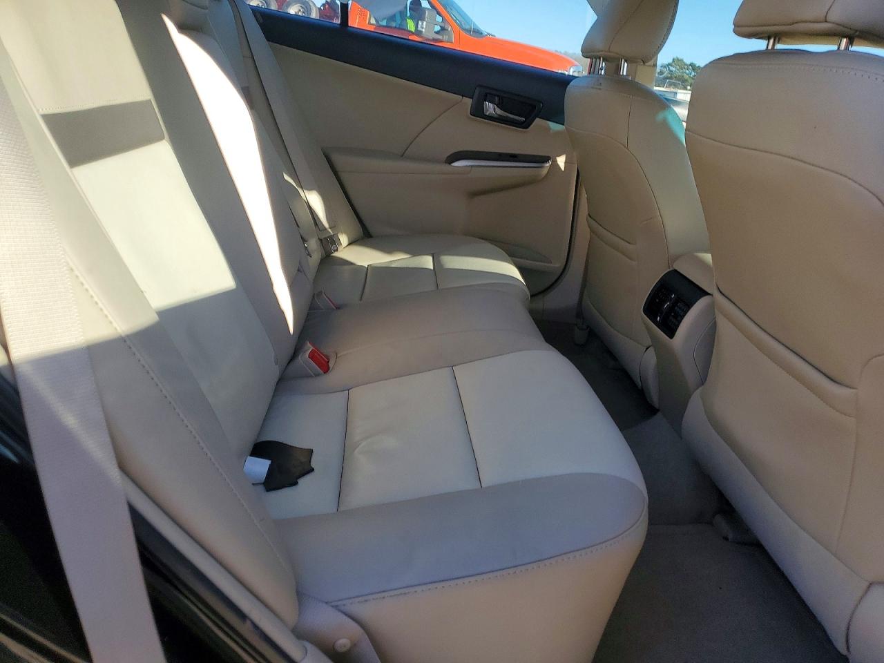 2012 TOYOTA CAMRY SE photo 10
