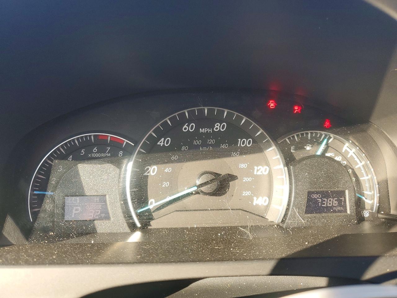 2012 TOYOTA CAMRY SE photo 9