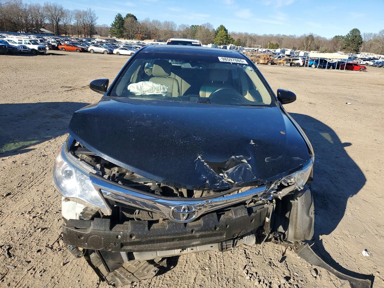 2012 TOYOTA CAMRY SE photo 5