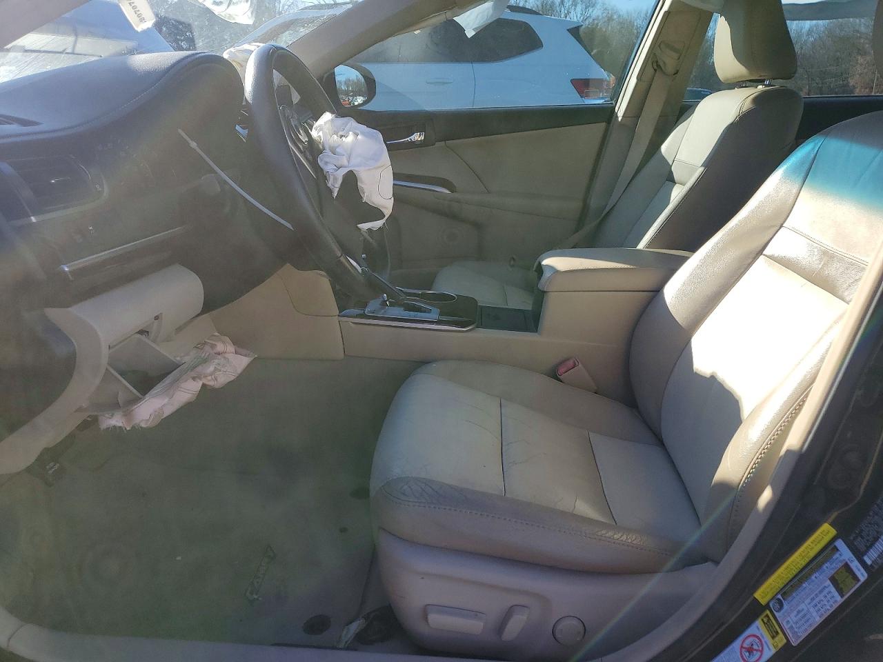 2012 TOYOTA CAMRY SE photo 7