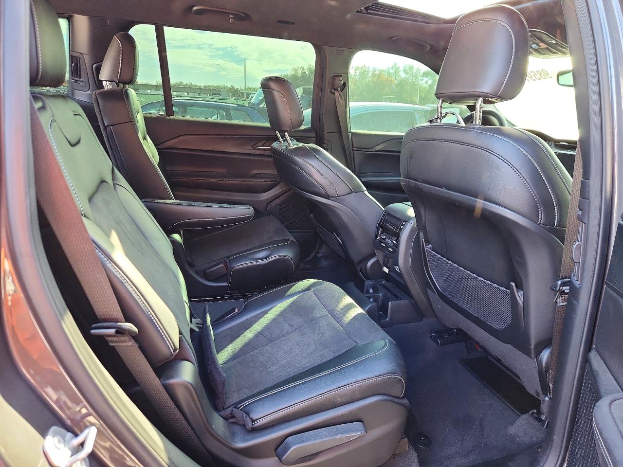 2024 JEEP GRAND CHEROKEE L LAREDO photo 11