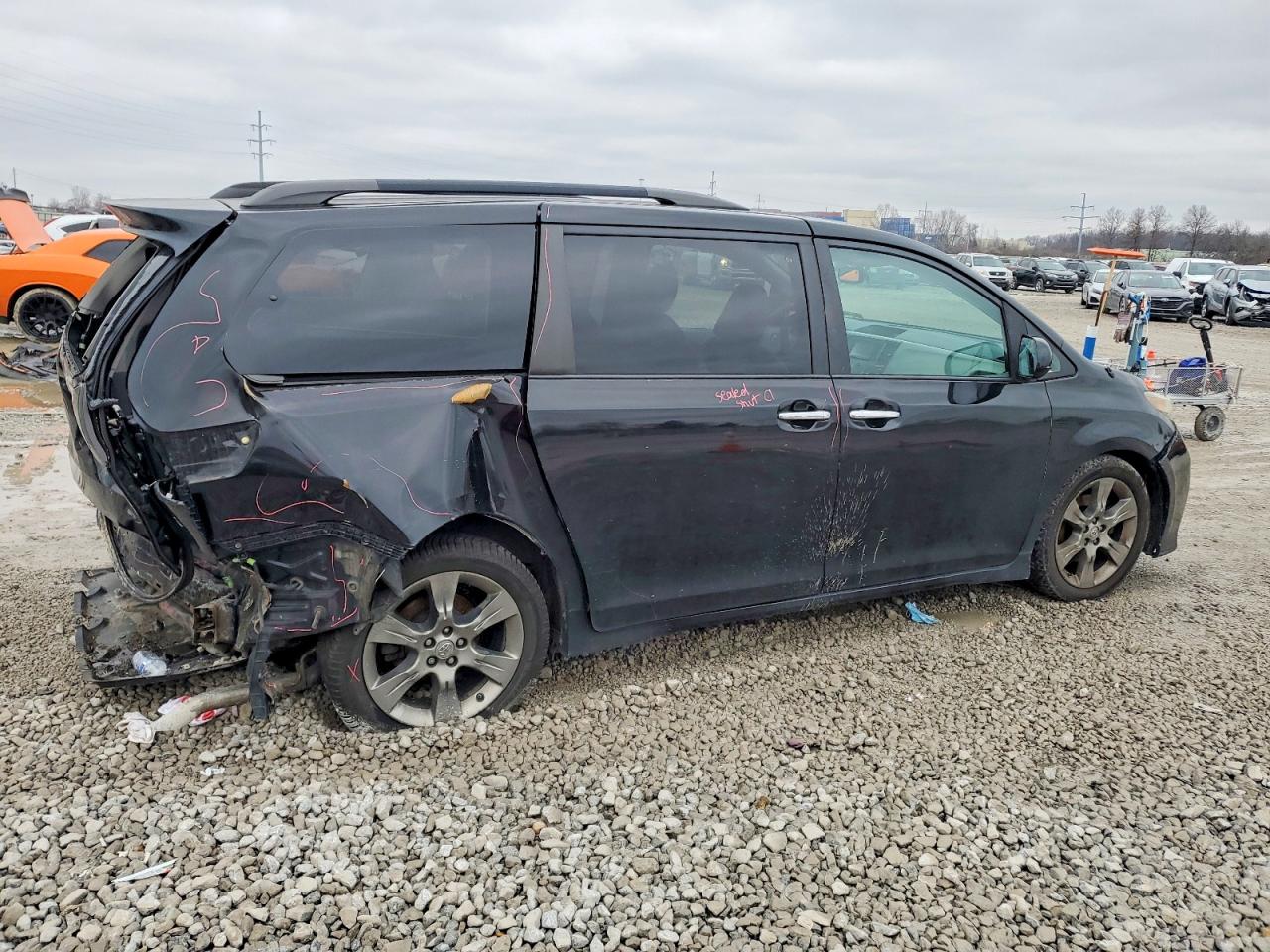 2013 TOYOTA SIENNA SPORT photo 5