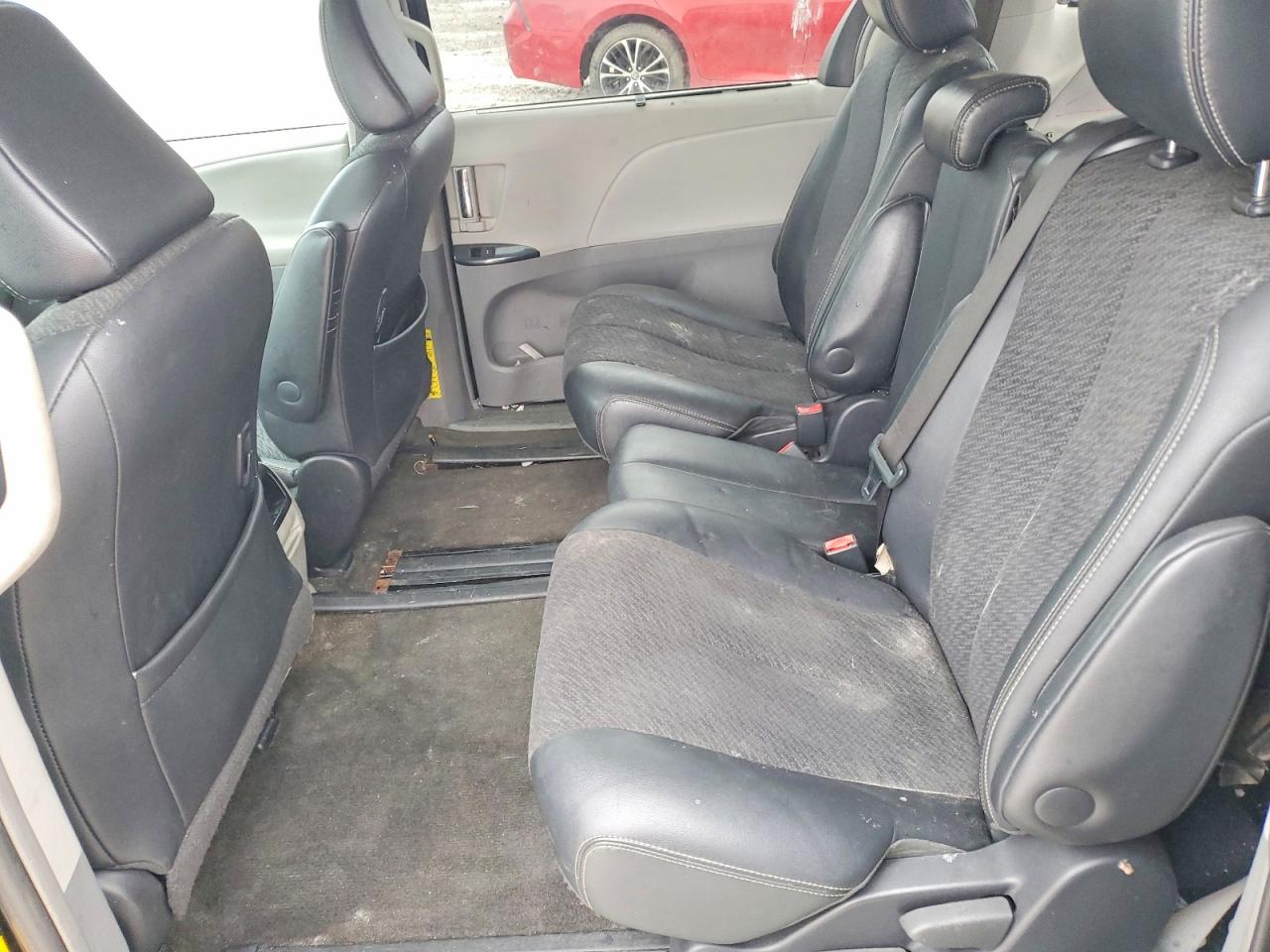 2013 TOYOTA SIENNA SPORT photo 21
