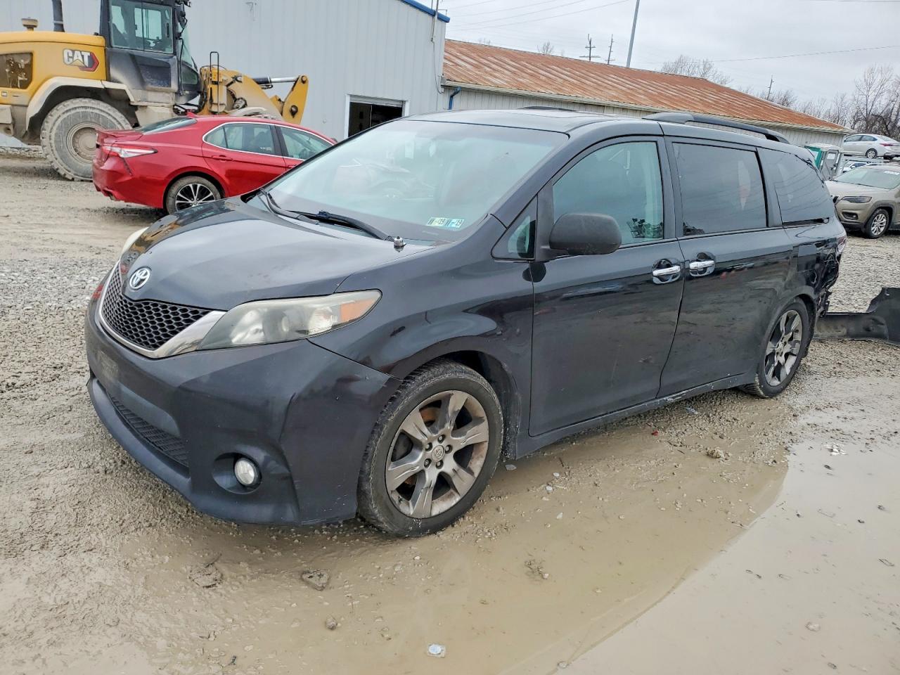 2013 TOYOTA SIENNA