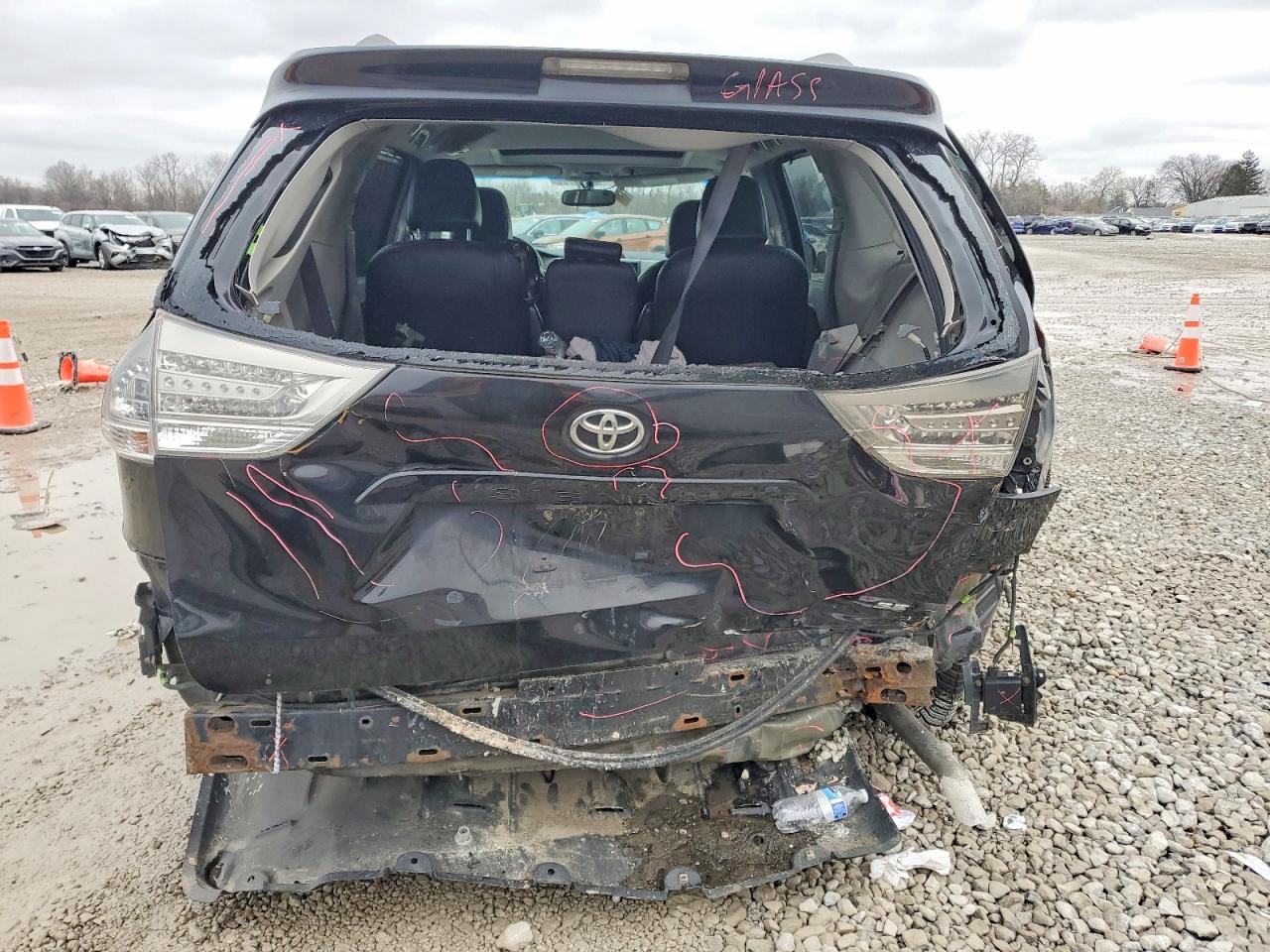 2013 TOYOTA SIENNA SPORT photo 11