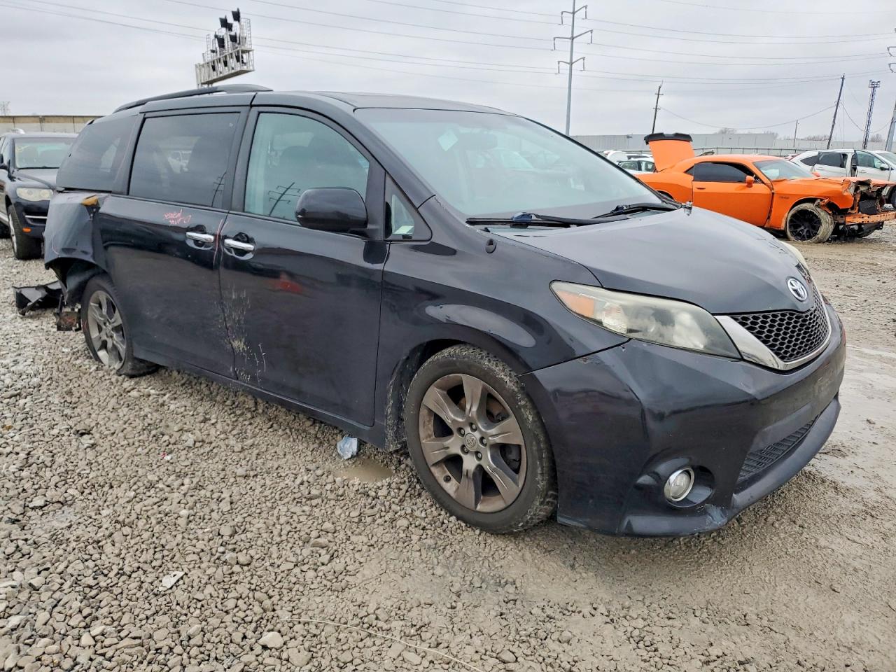 2013 TOYOTA SIENNA SPORT photo 7