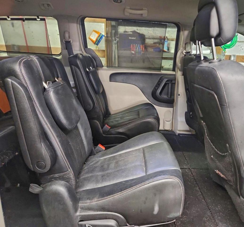 2013 CHRYSLER TOWN & COUNTRY TOURING L photo 11