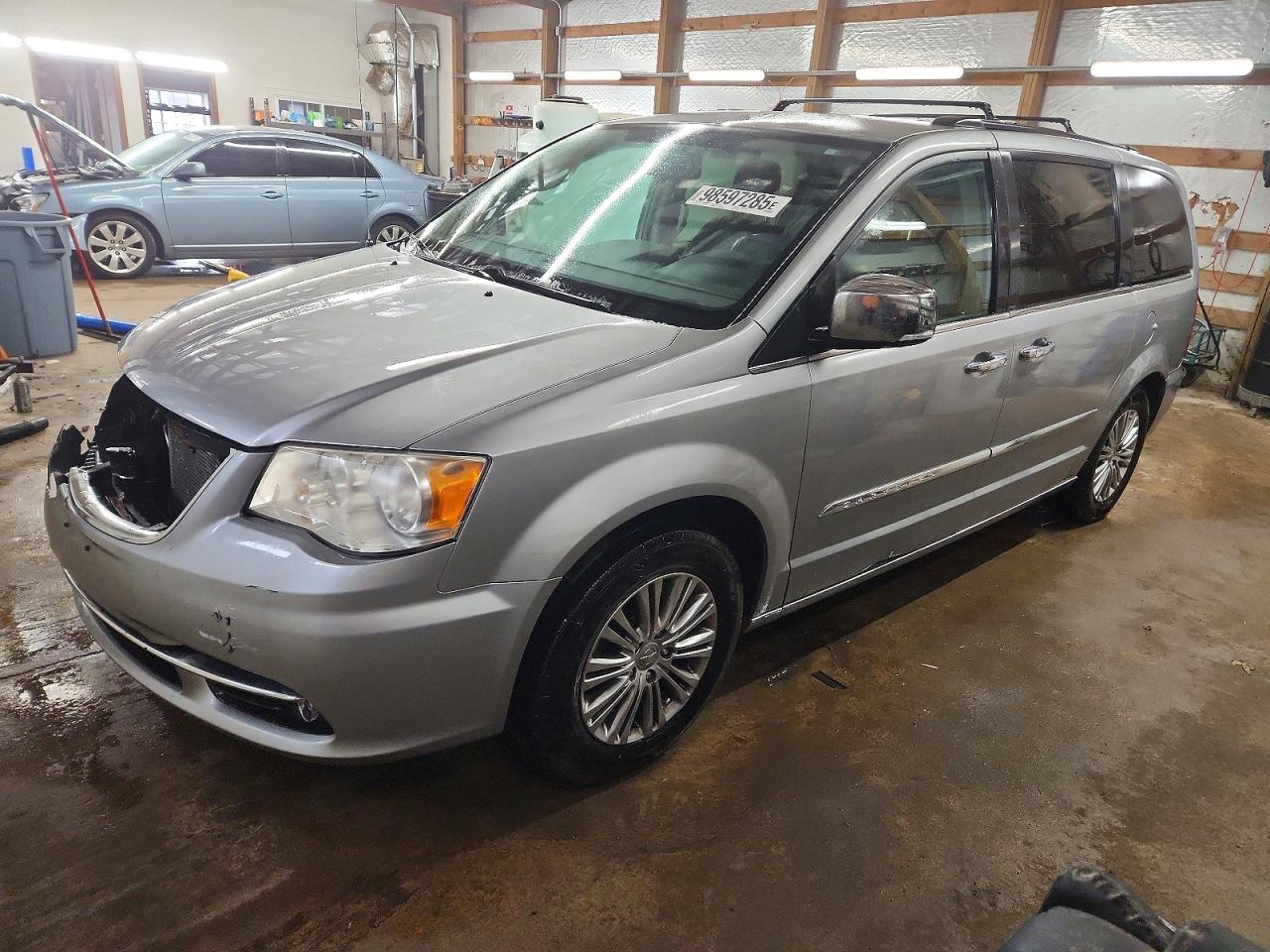 2013 CHRYSLER TOWN & COUNTRY