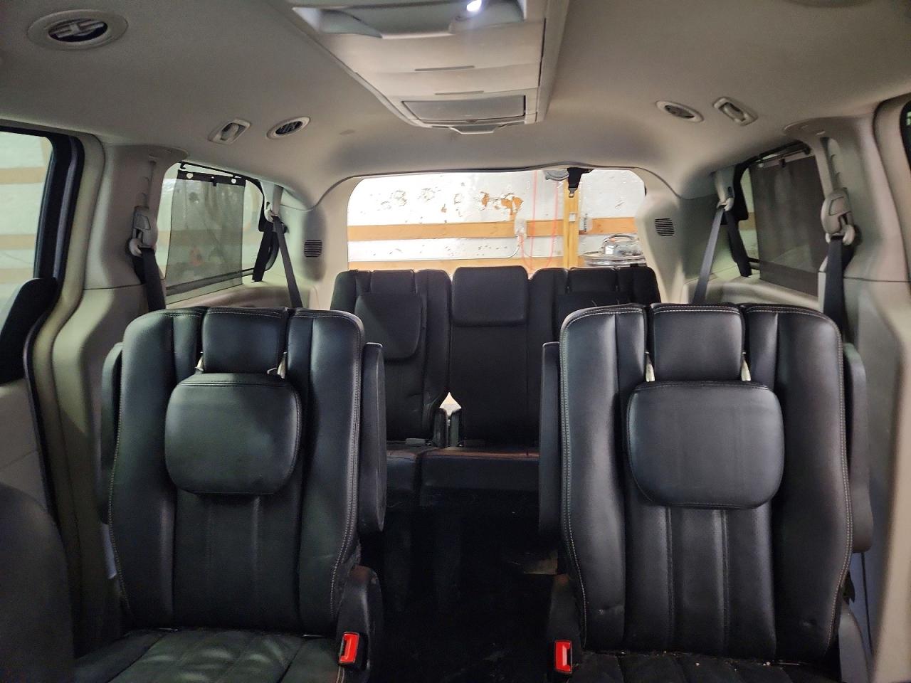 2013 CHRYSLER TOWN & COUNTRY TOURING L photo 10