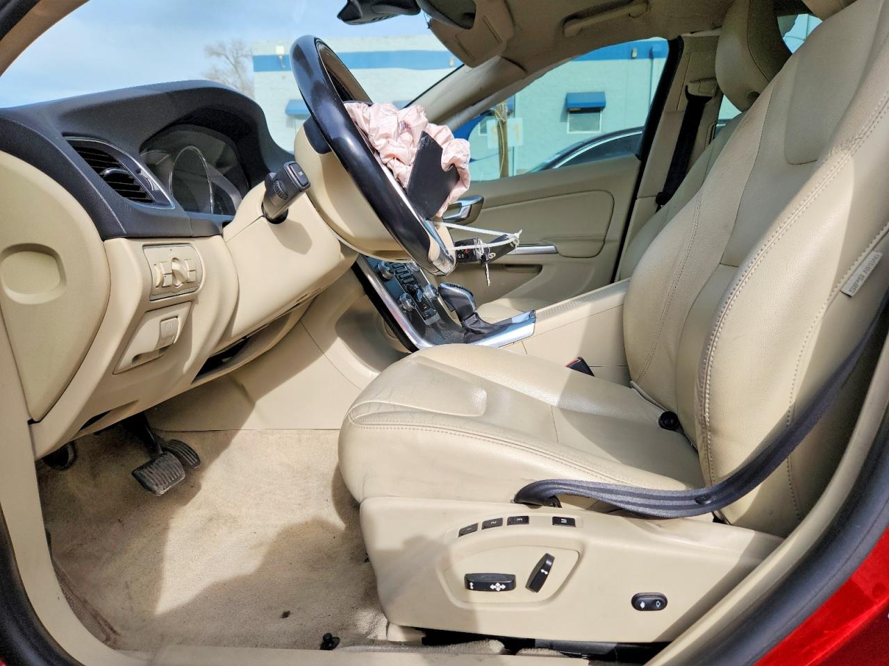 2015 VOLVO S60 PREMIER photo 7