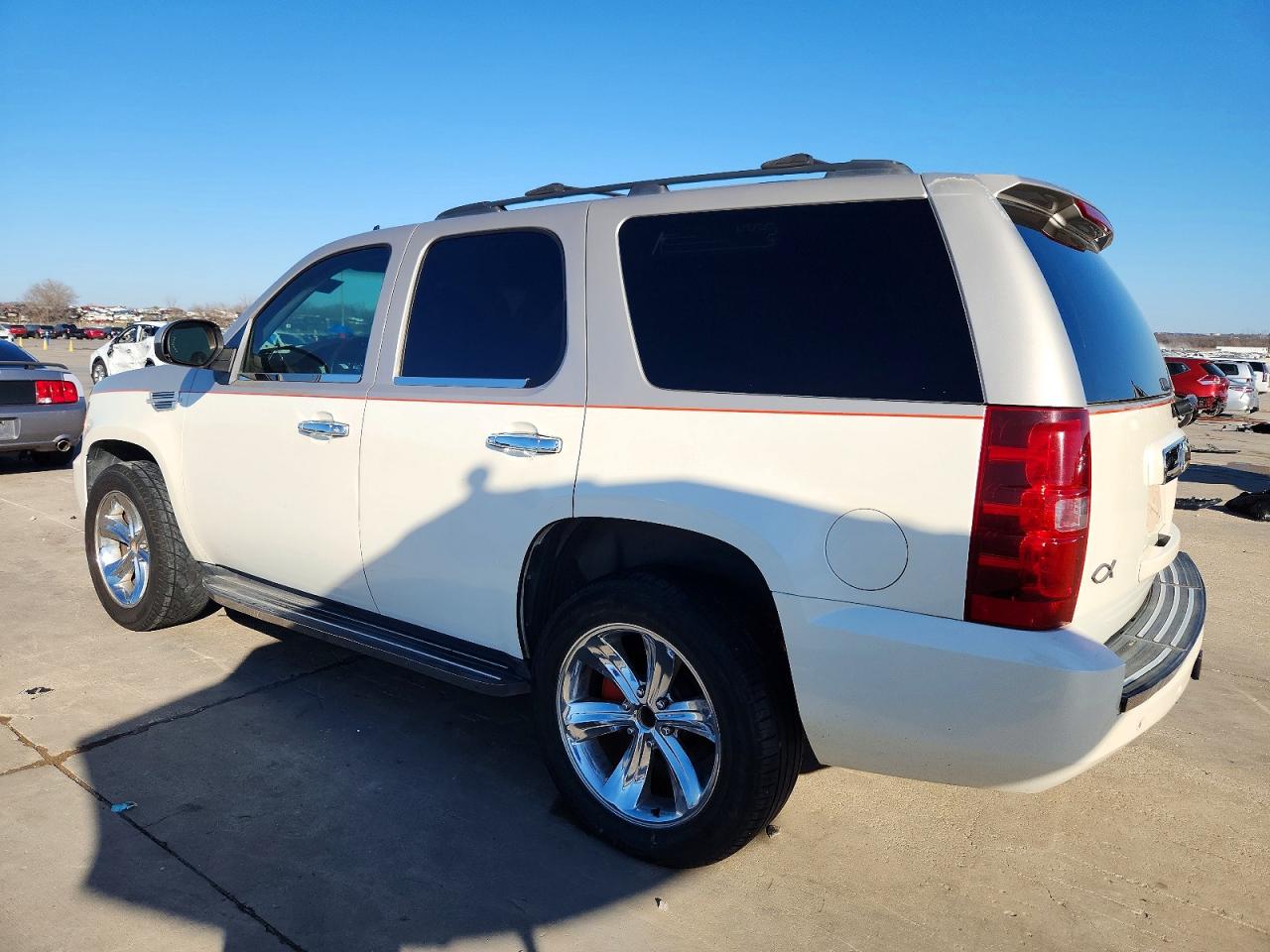 2007 CHEVROLET TAHOE C1500 photo 2