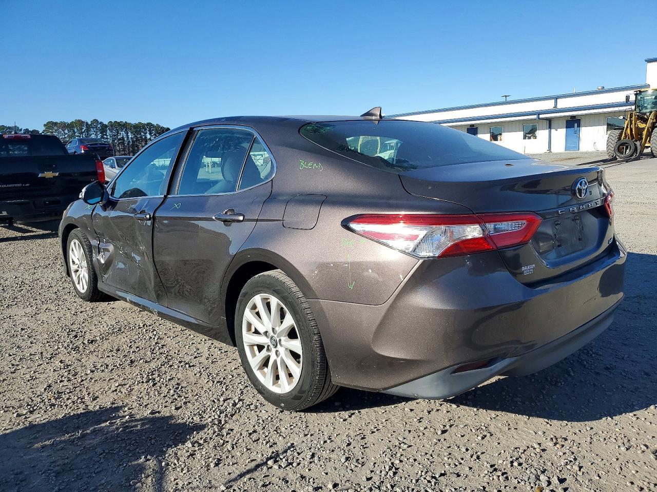 2019 TOYOTA CAMRY L photo 2