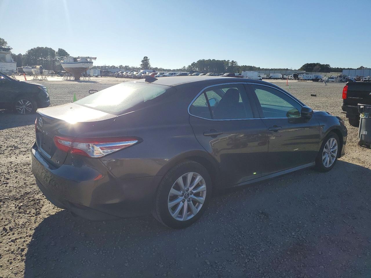 2019 TOYOTA CAMRY L photo 3