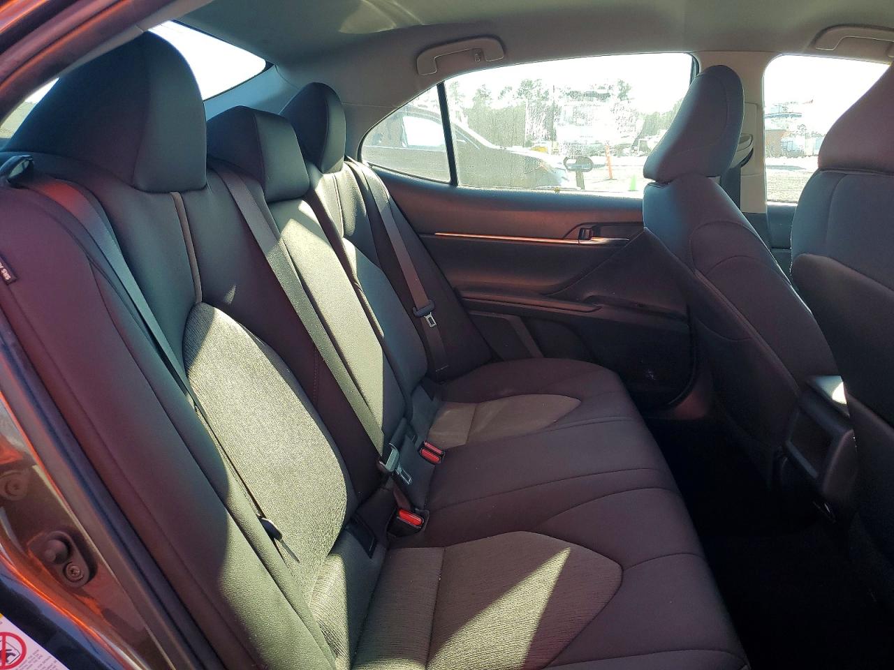 2019 TOYOTA CAMRY L photo 10