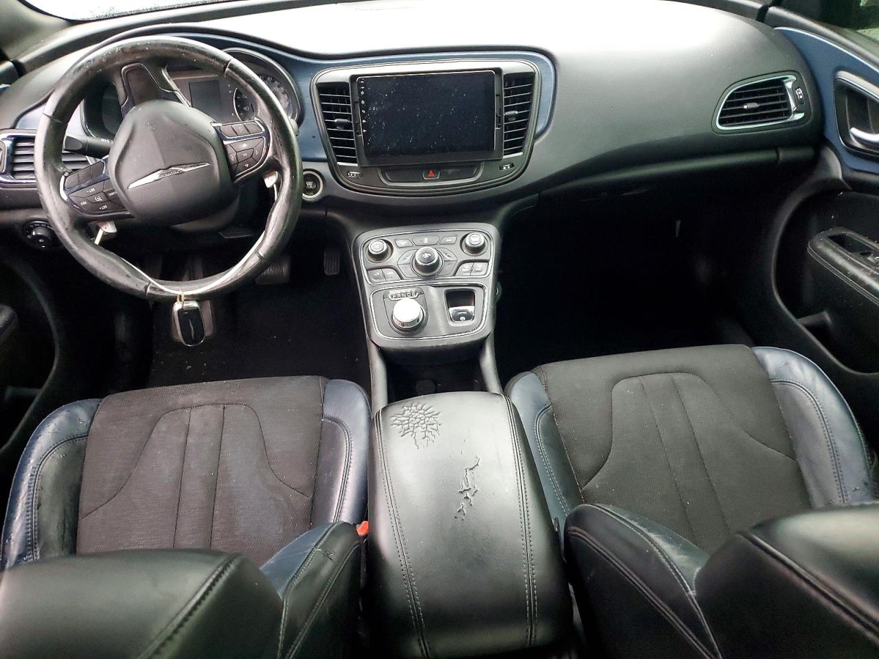 2015 CHRYSLER 200 S photo 8