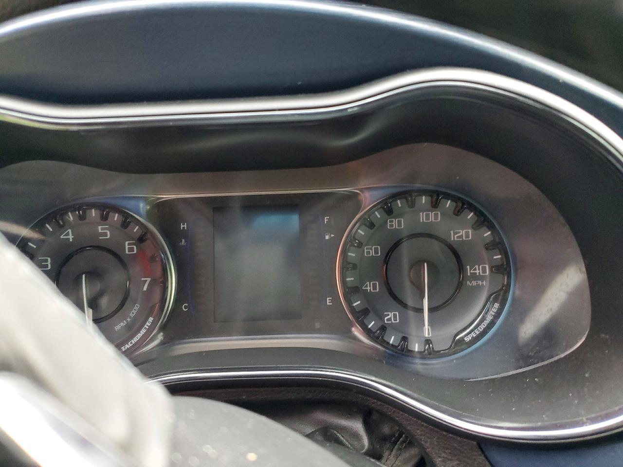 2015 CHRYSLER 200 S photo 9