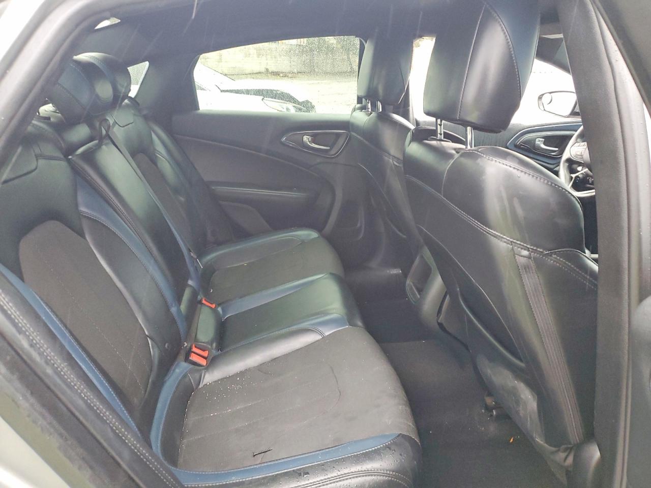 2015 CHRYSLER 200 S photo 10