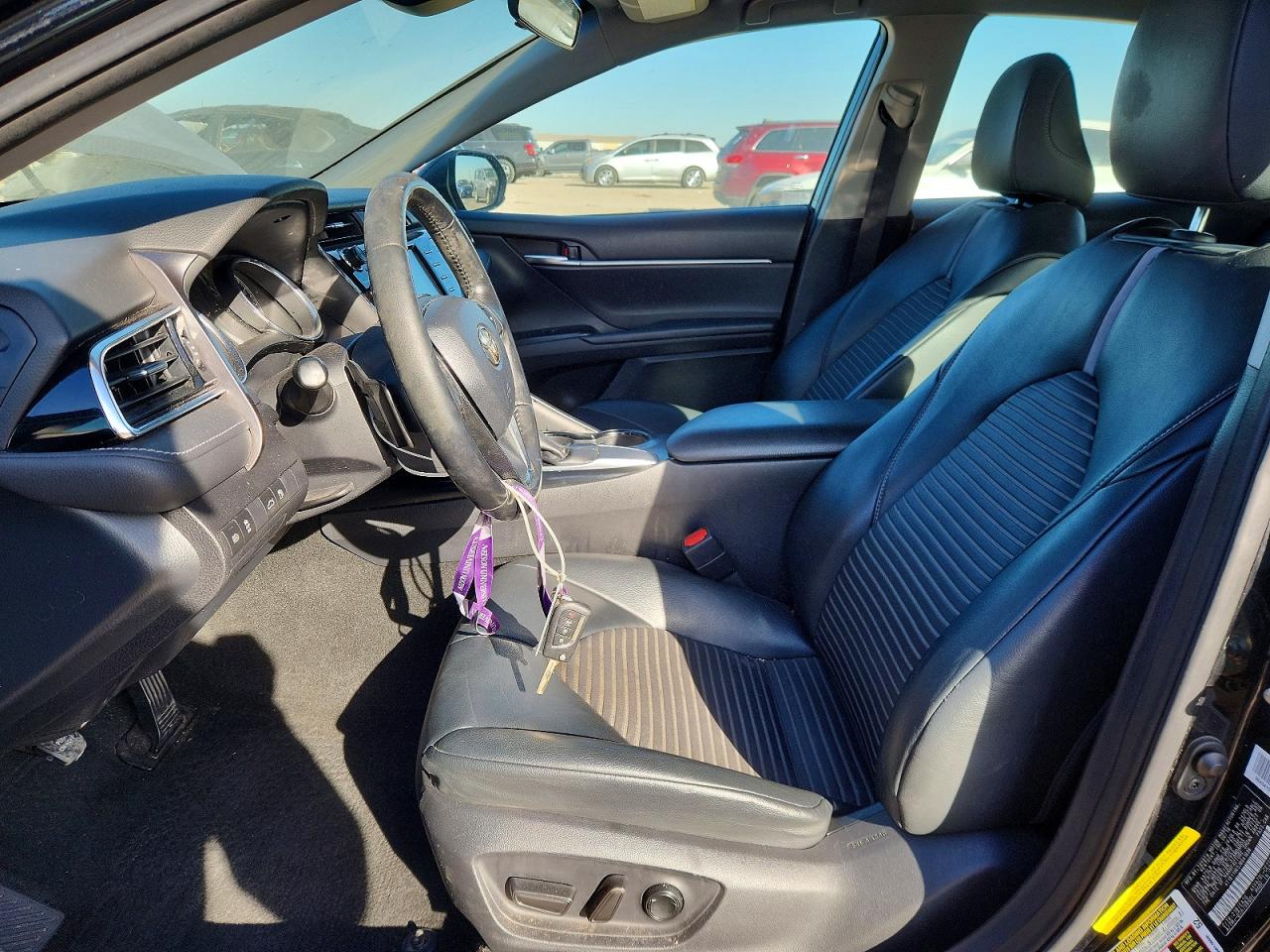 2018 TOYOTA CAMRY photo 7