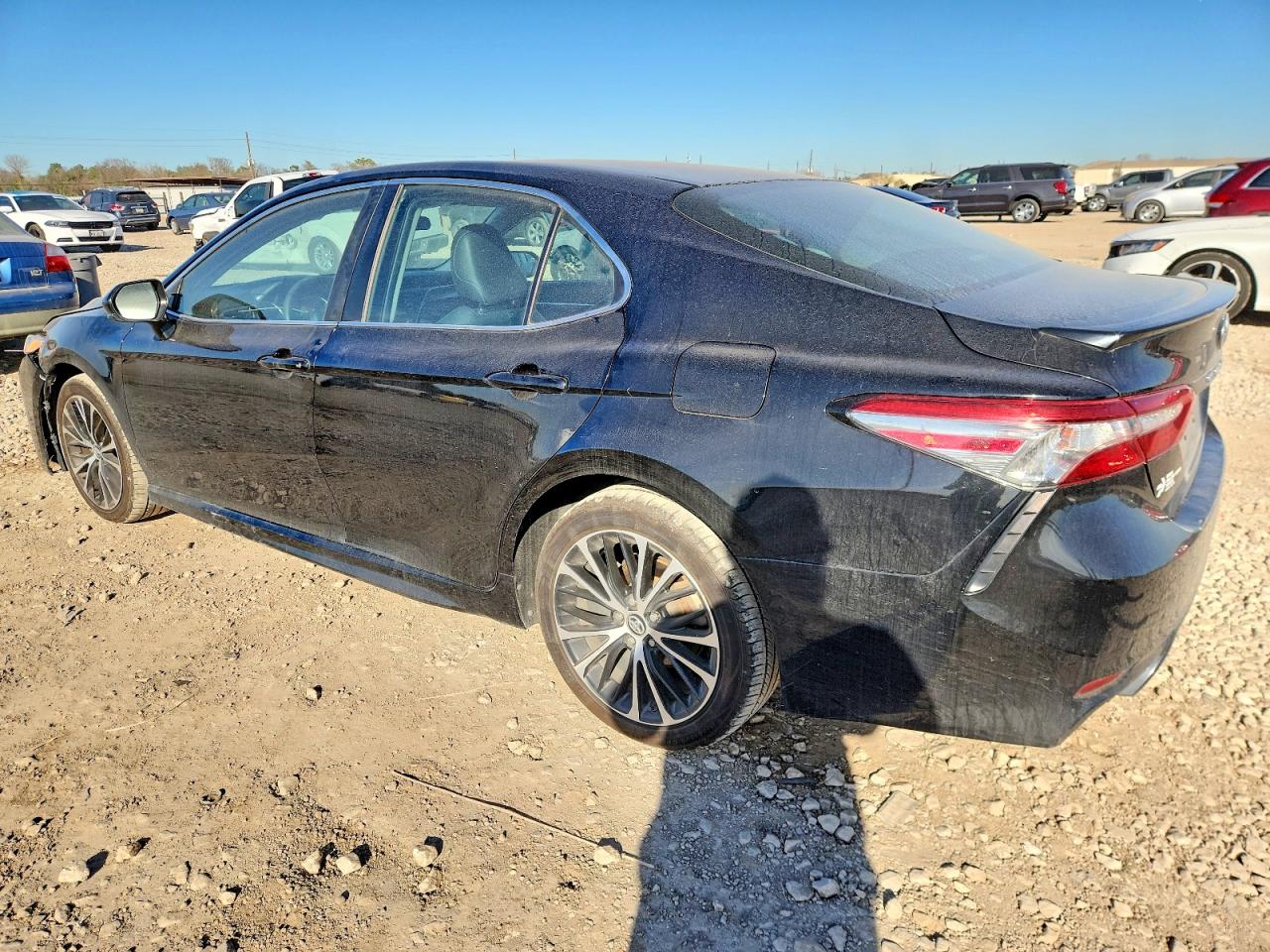 2018 TOYOTA CAMRY photo 2