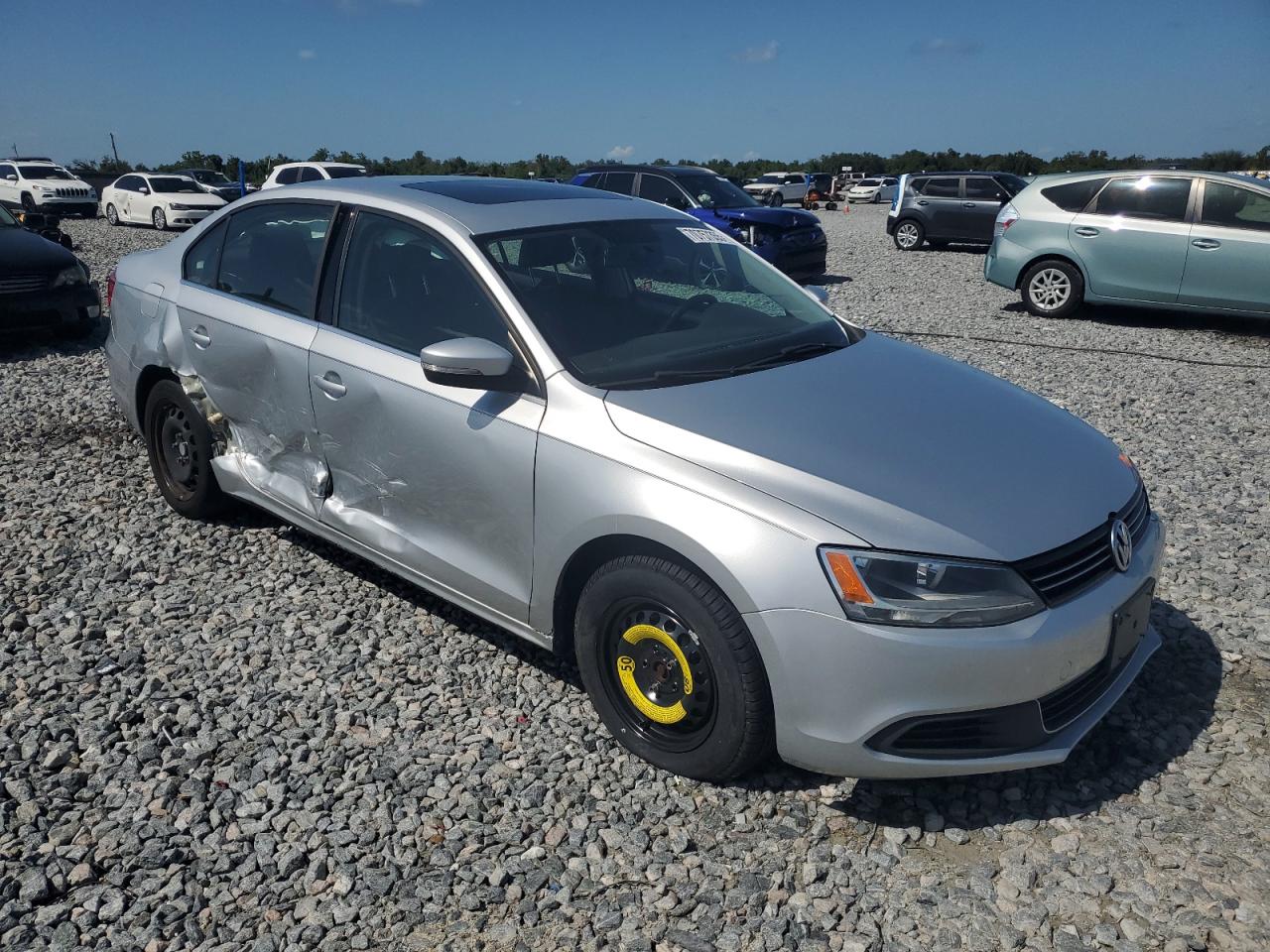 2013 VOLKSWAGEN JETTA SE photo 4