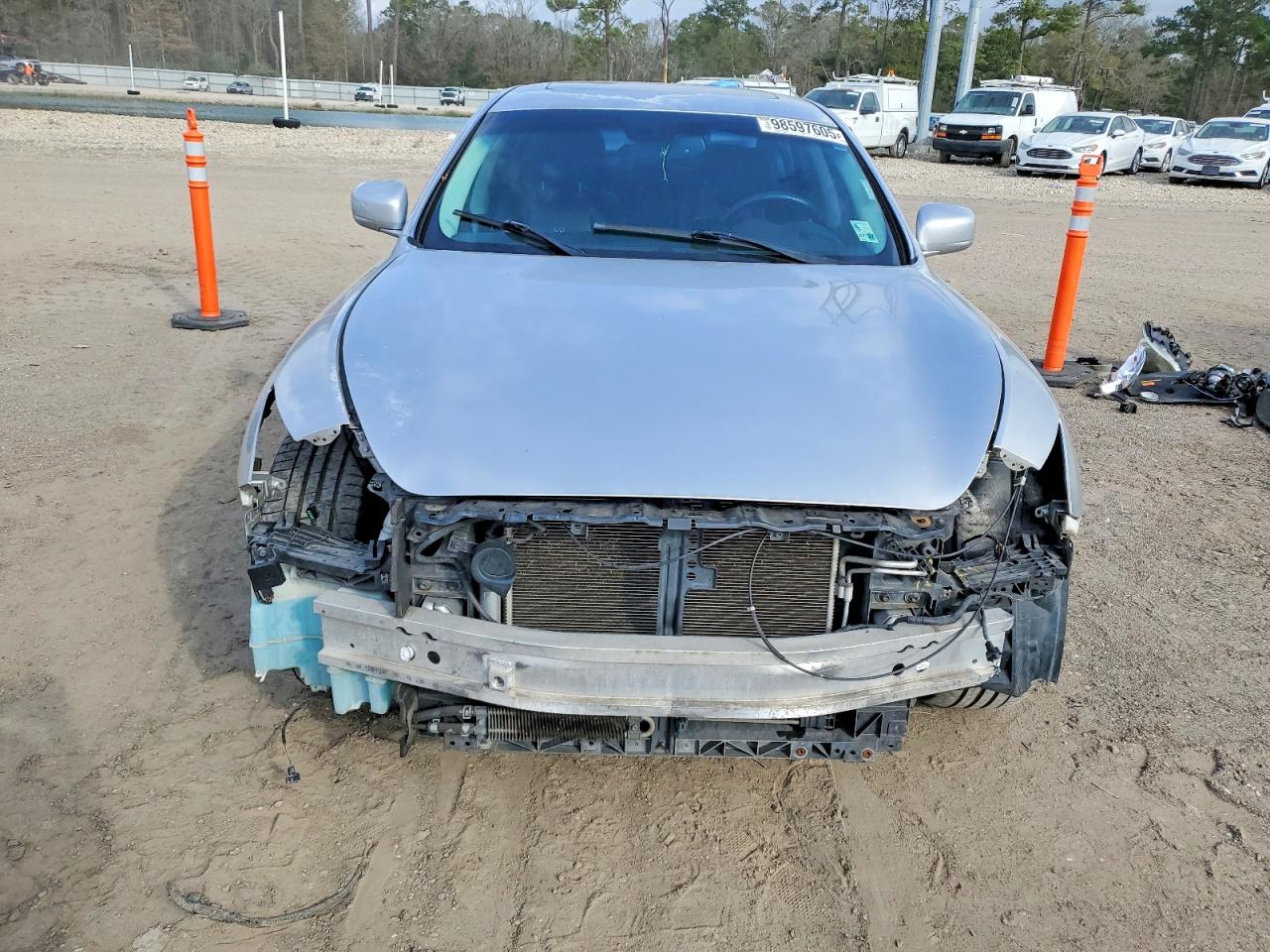 2011 INFINITI M37 photo 5