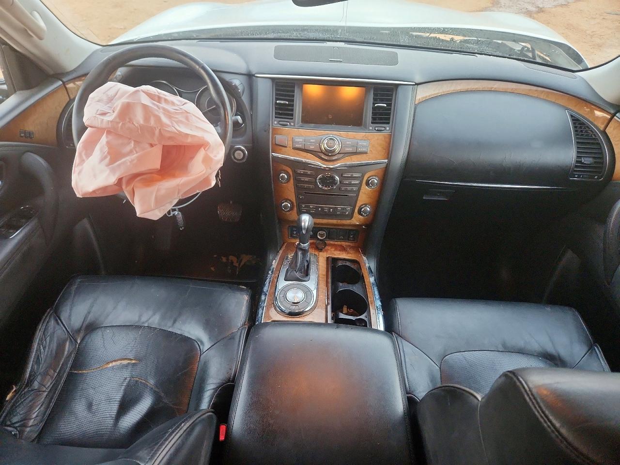 2011 INFINITI QX56 photo 8