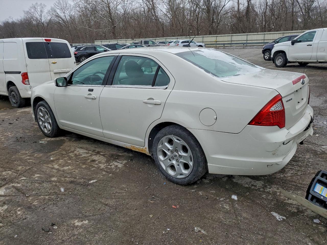 2010 FORD FUSION SE photo 4