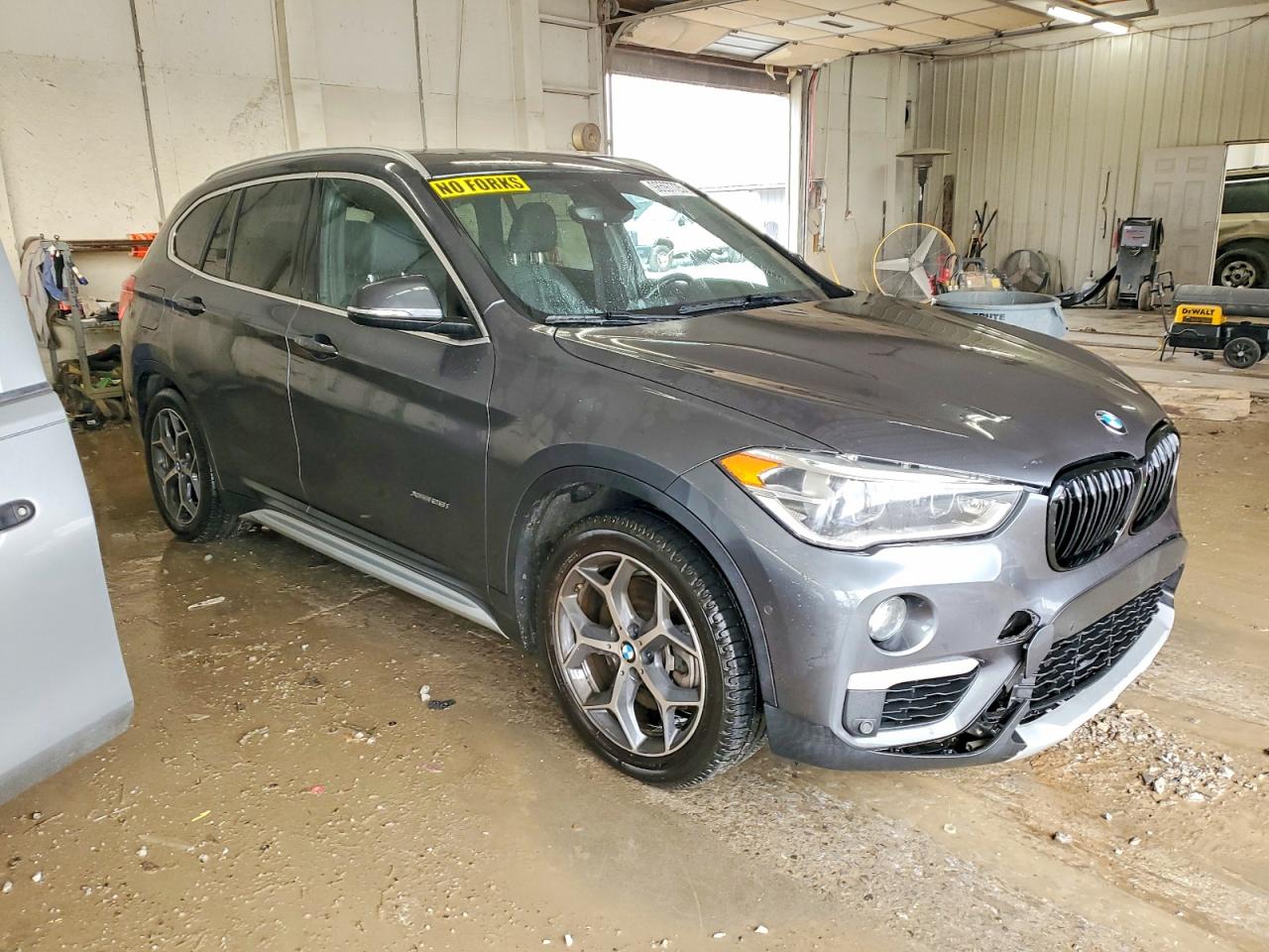 2016 BMW X1 XDRIVE28I photo 4