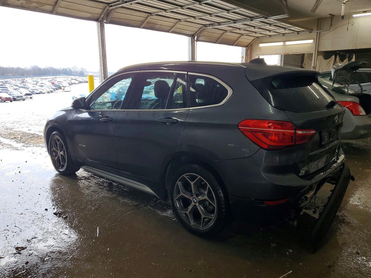 2016 BMW X1 XDRIVE28I photo 2
