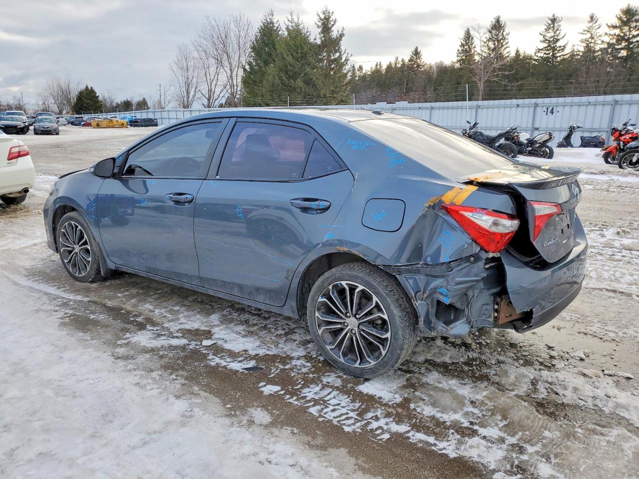 2014 TOYOTA COROLLA L photo 2