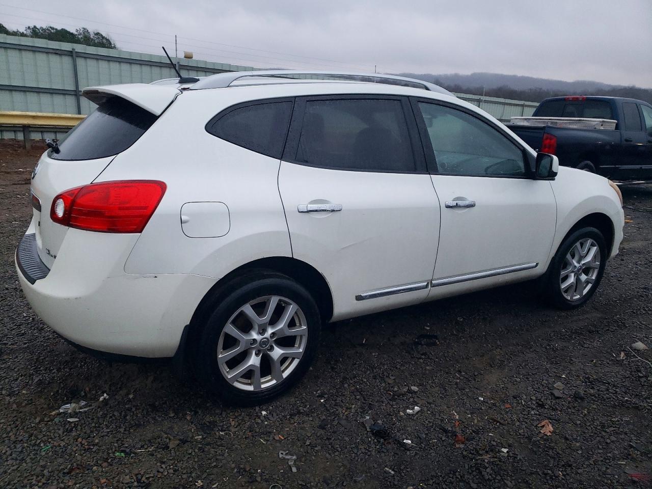 2011 NISSAN ROGUE S photo 3