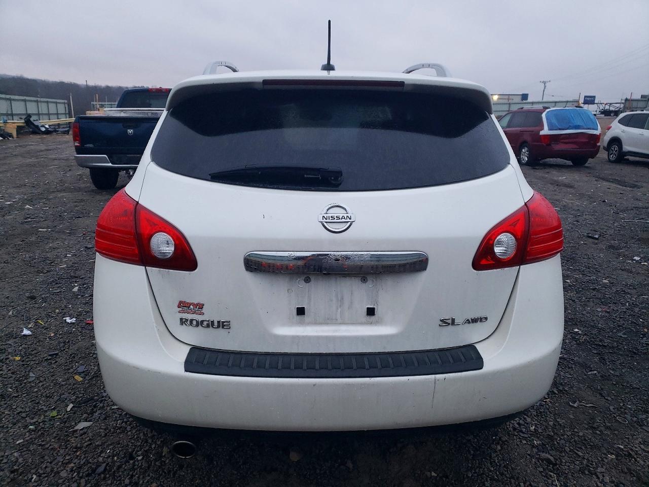 2011 NISSAN ROGUE S photo 6