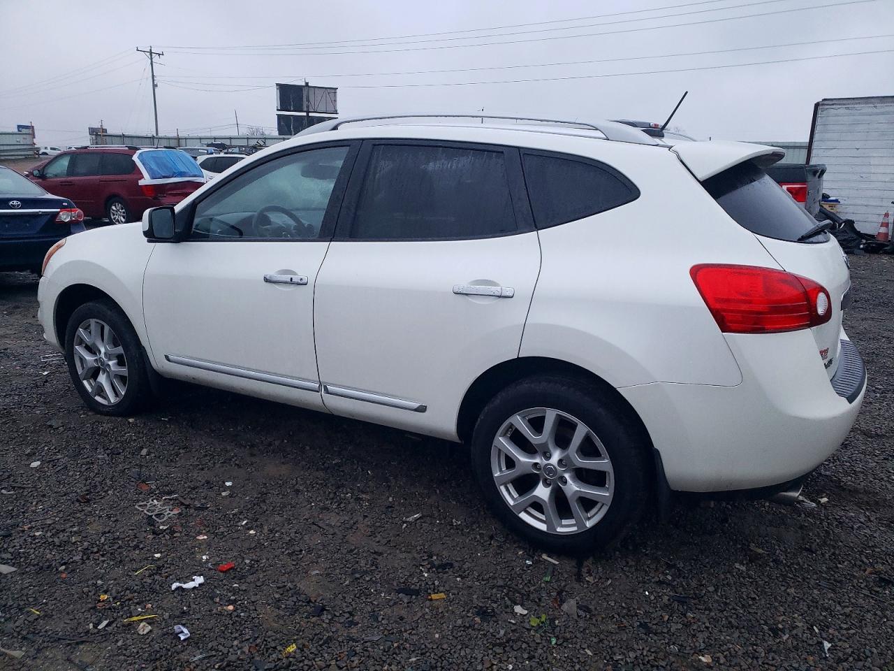 2011 NISSAN ROGUE S photo 2