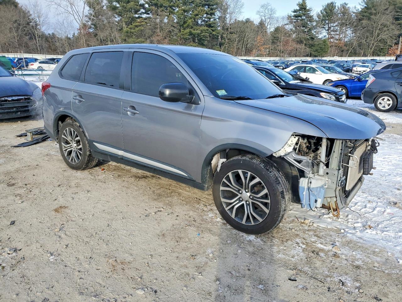 2016 MITSUBISHI OUTLANDER ES photo 4