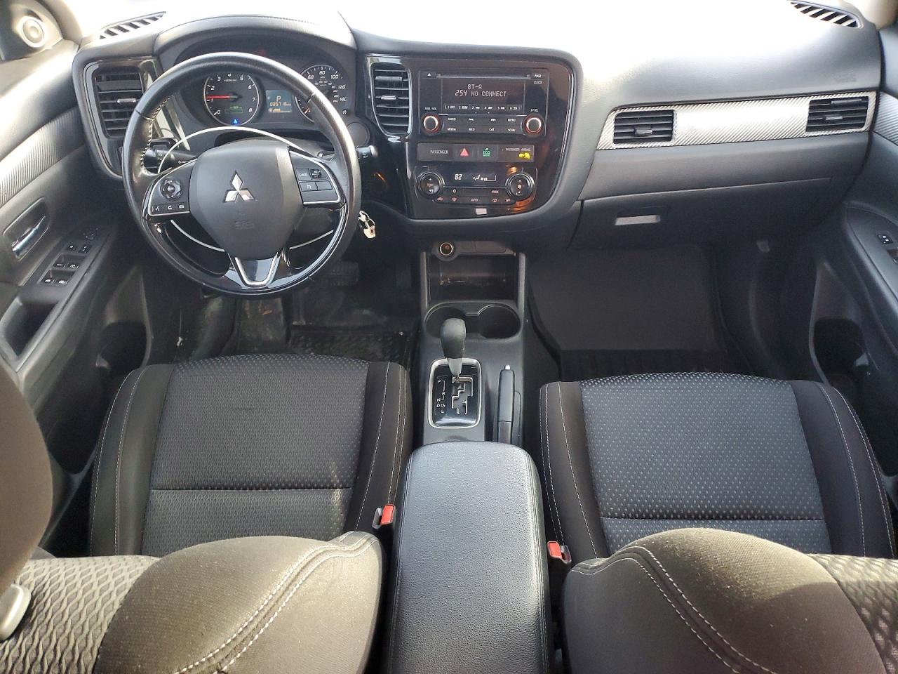 2016 MITSUBISHI OUTLANDER ES photo 8