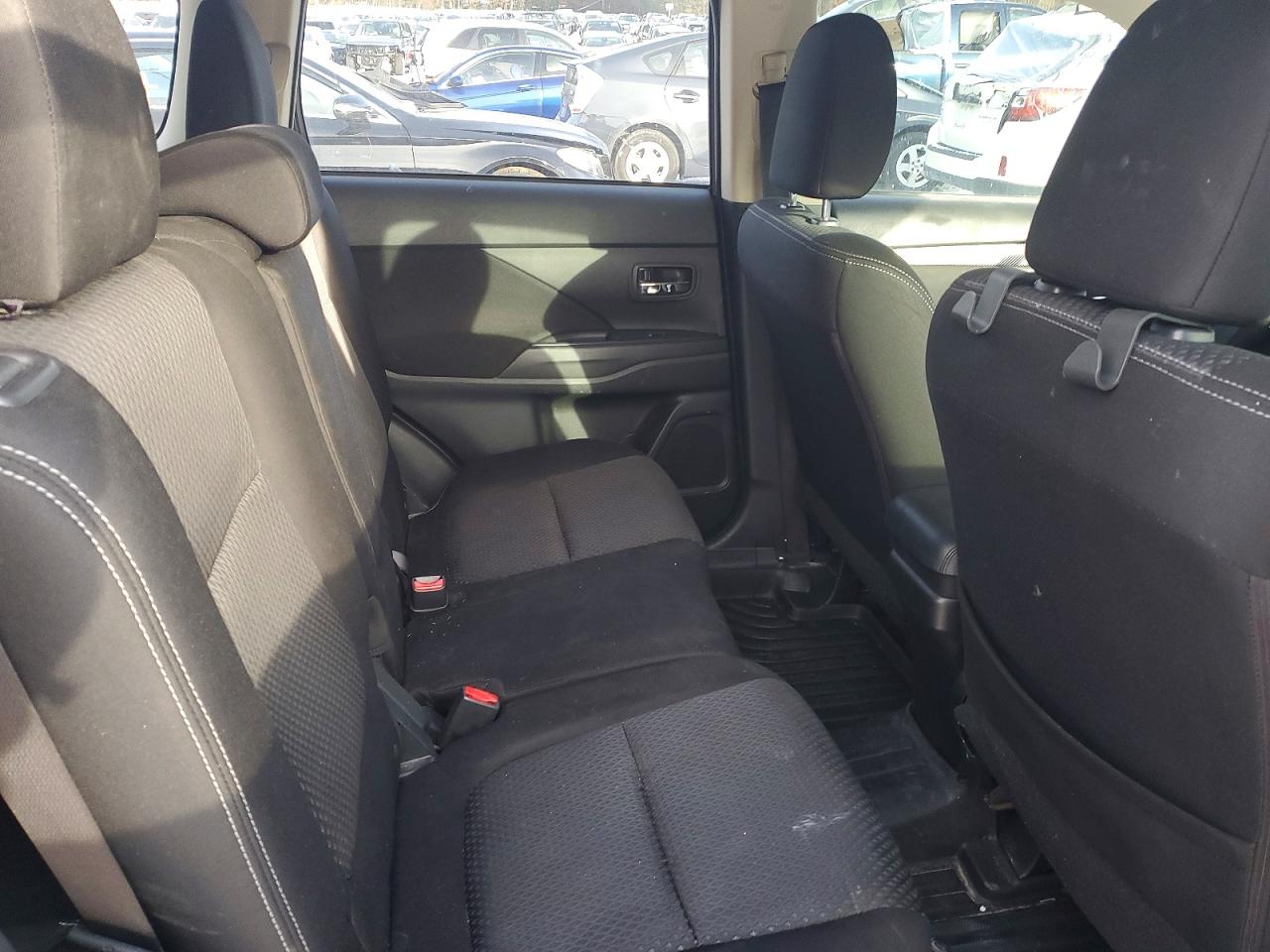 2016 MITSUBISHI OUTLANDER ES photo 11