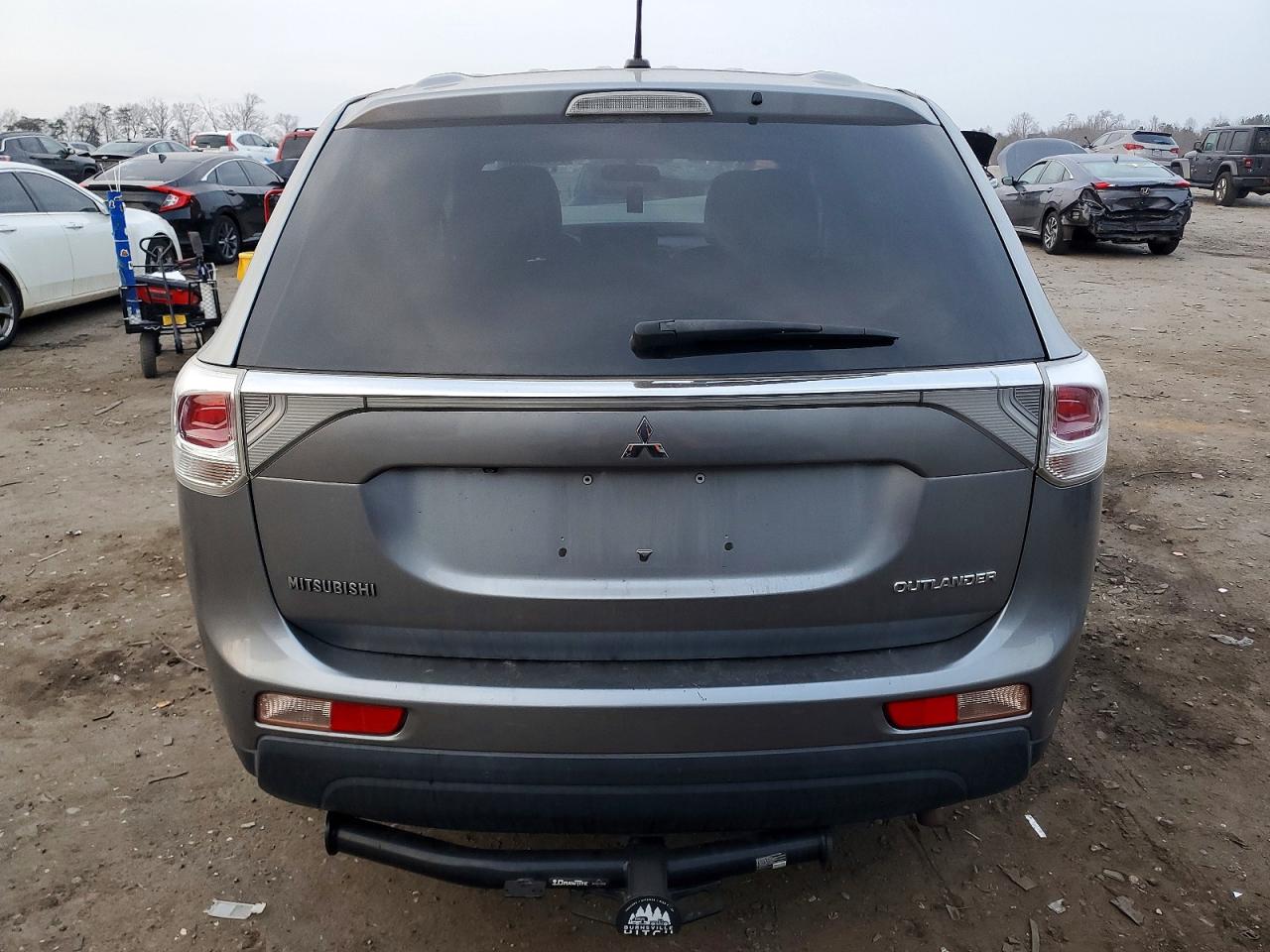 2014 MITSUBISHI OUTLANDER SE photo 6